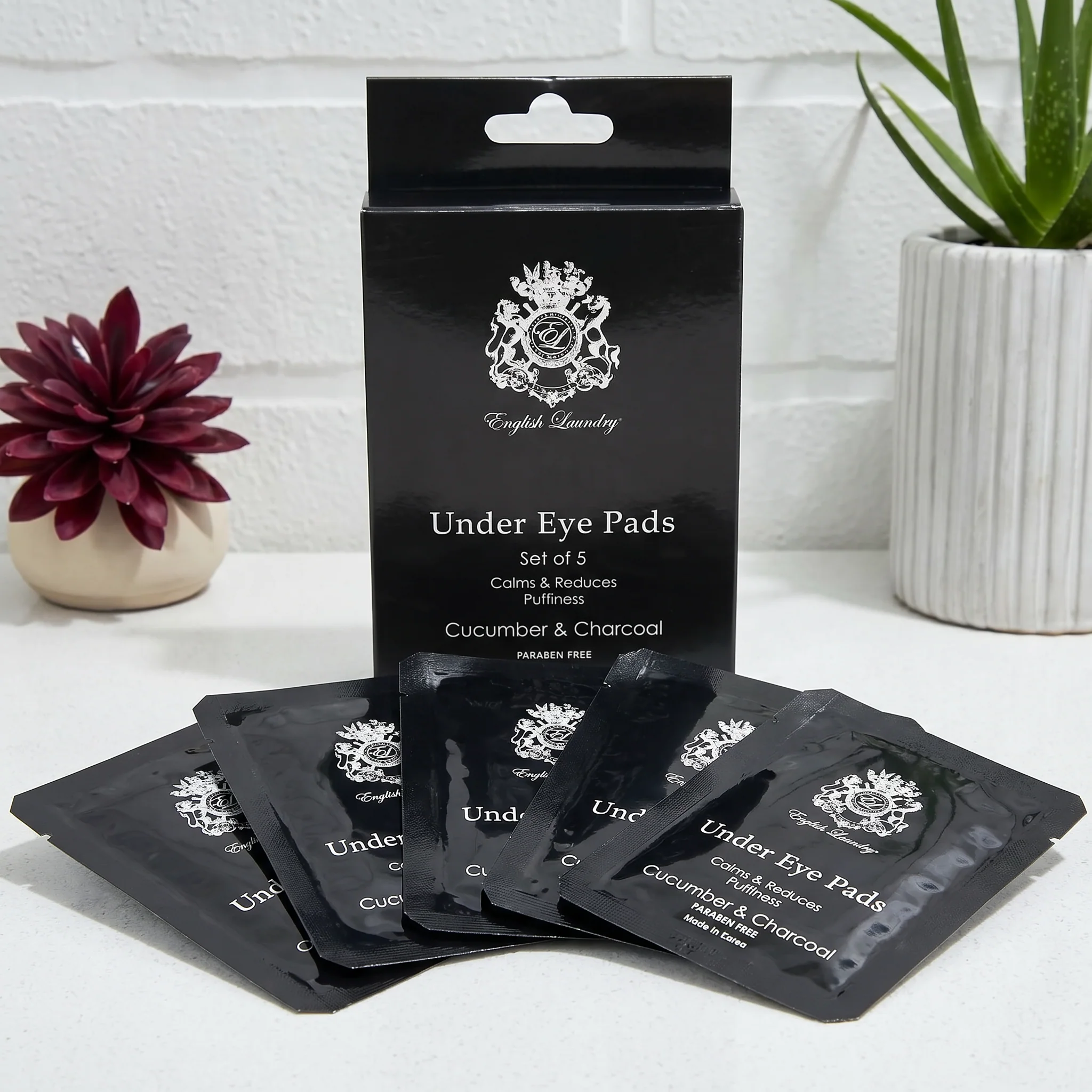 Cucumber & Charcoal Under Eye Pads | De-Puffing Treatment, Set of 5 by English Laundry - Image 5