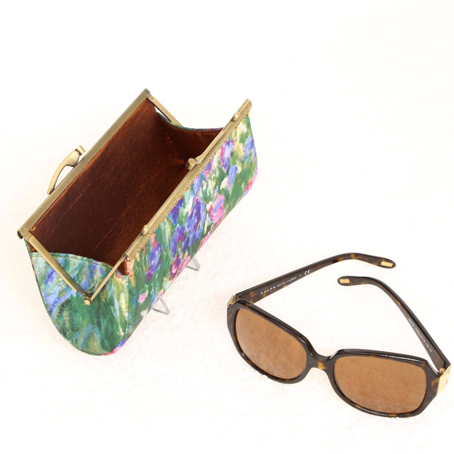 Artist-Inspired Eyeglasses Case – Monet Alice Gardens | Handmade Satin Glasses Holder with Kiss Clasp Frame - Image 2