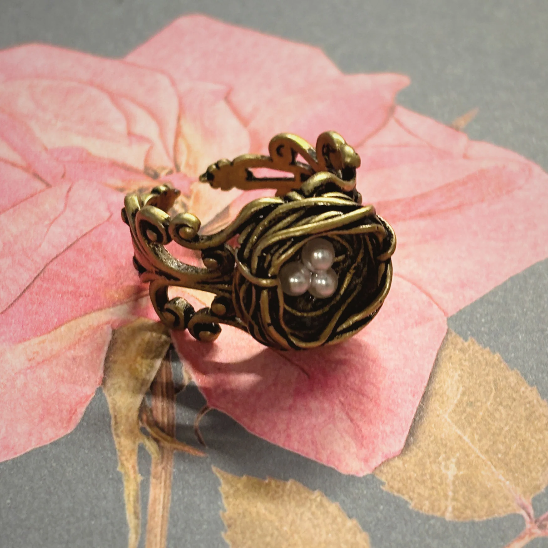 Bird's Nest Ring in Old Gold | Vintage | Adjustable Size - Image 5