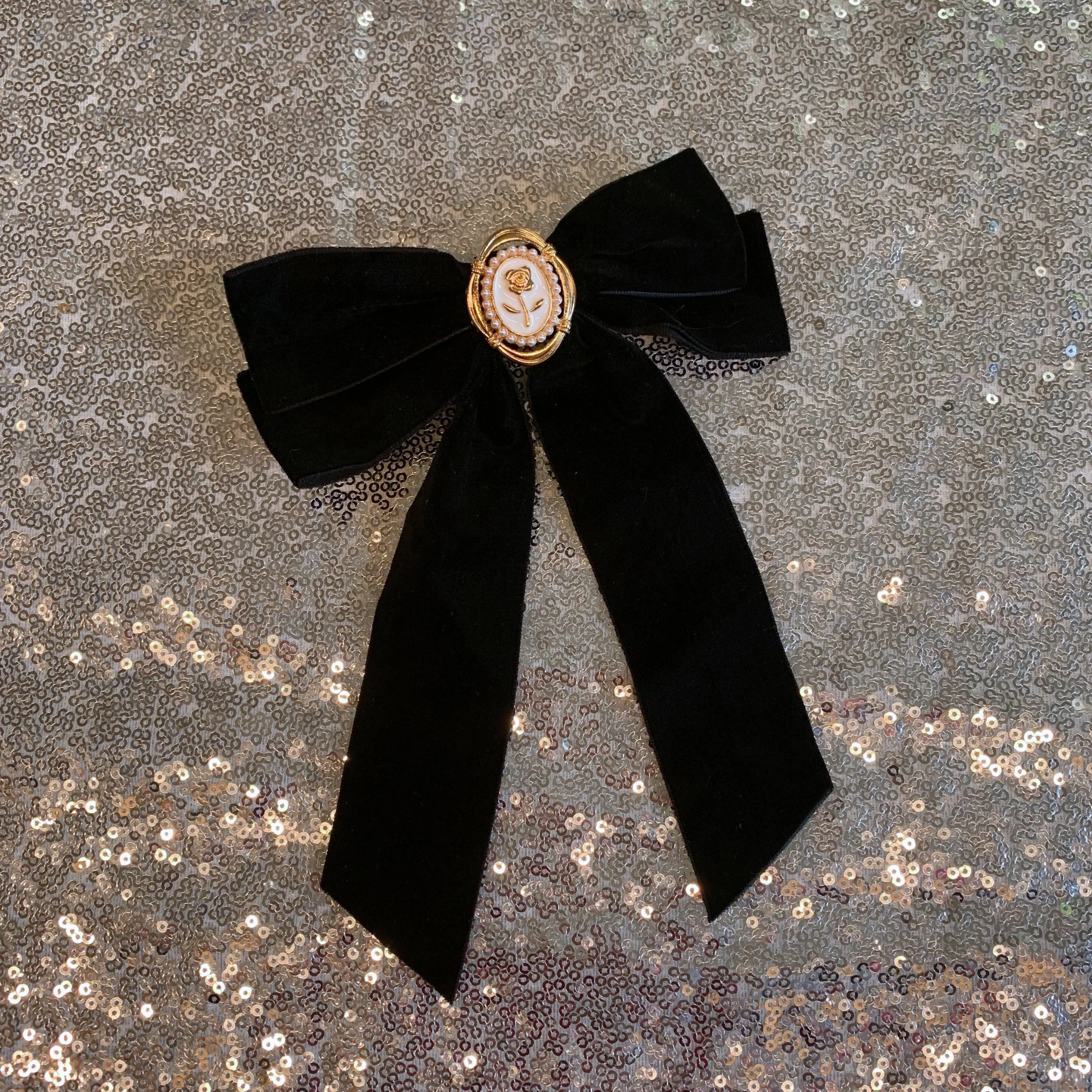 Black Velvet Cameo Hair Clip Bow - Image 4