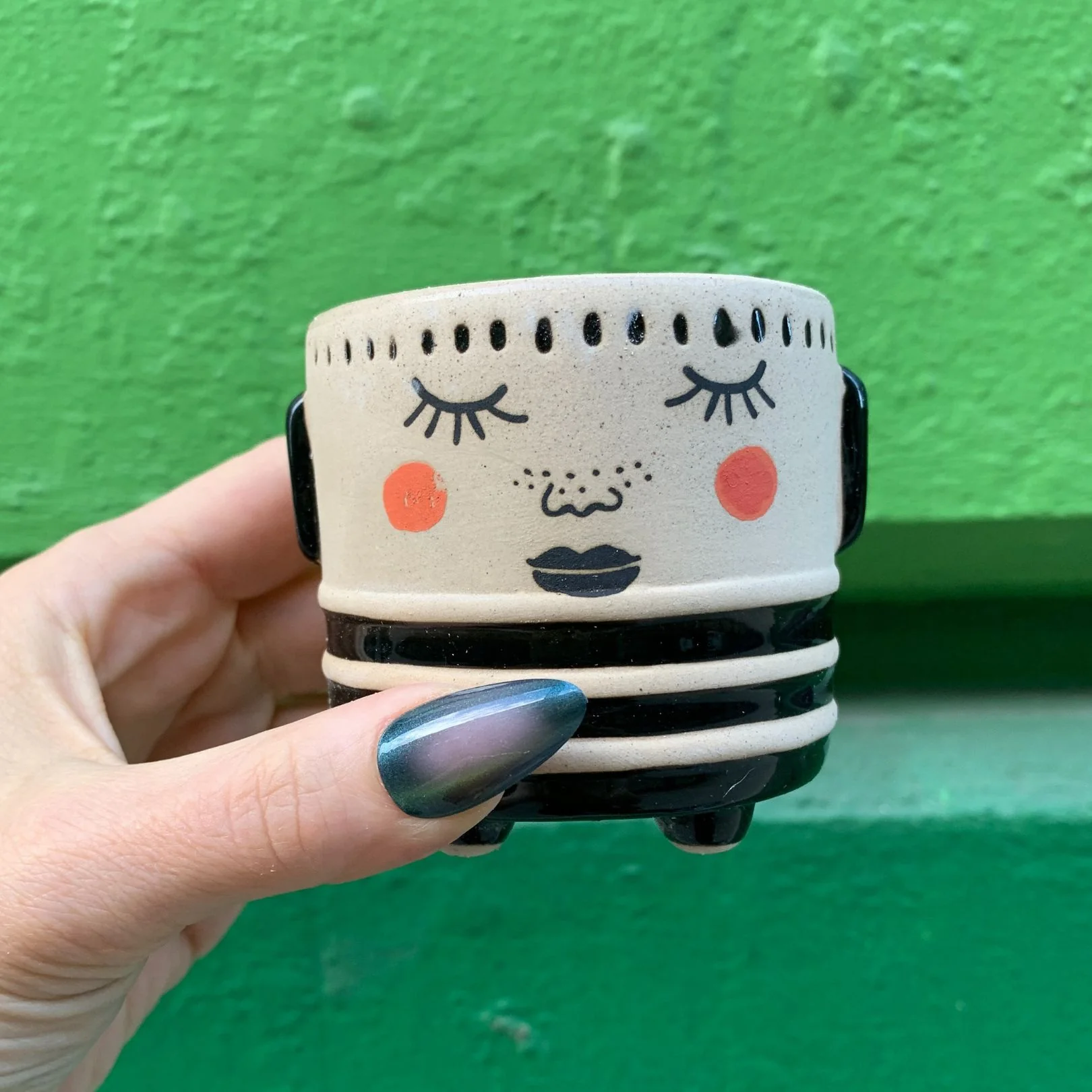 Blushing Face Planter Ceramic Pot - Image 5