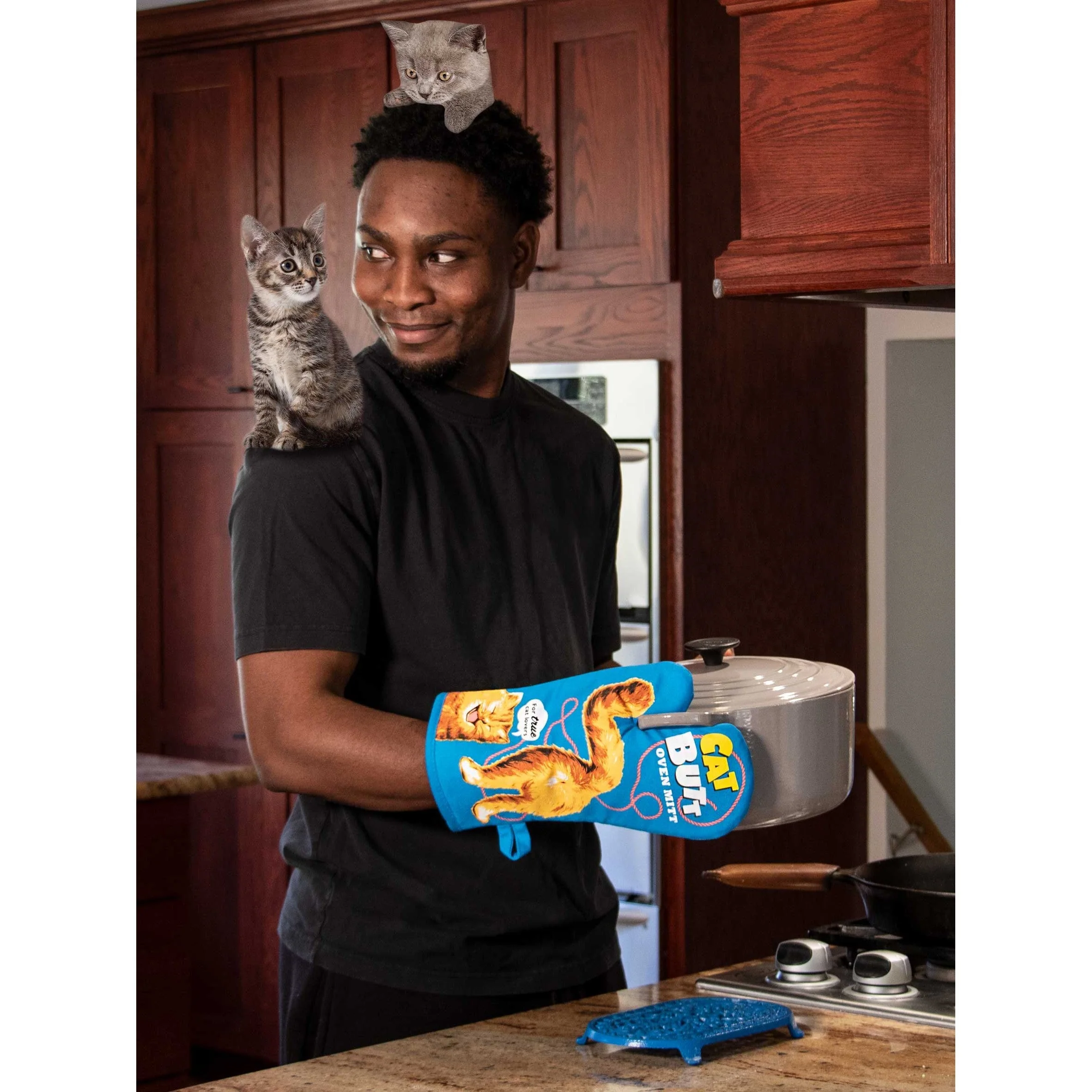 Cat Butt Oven Mitt | Funny Cat Thermal Pot Holder in Blue | BlueQ at GetBullish - Image 3