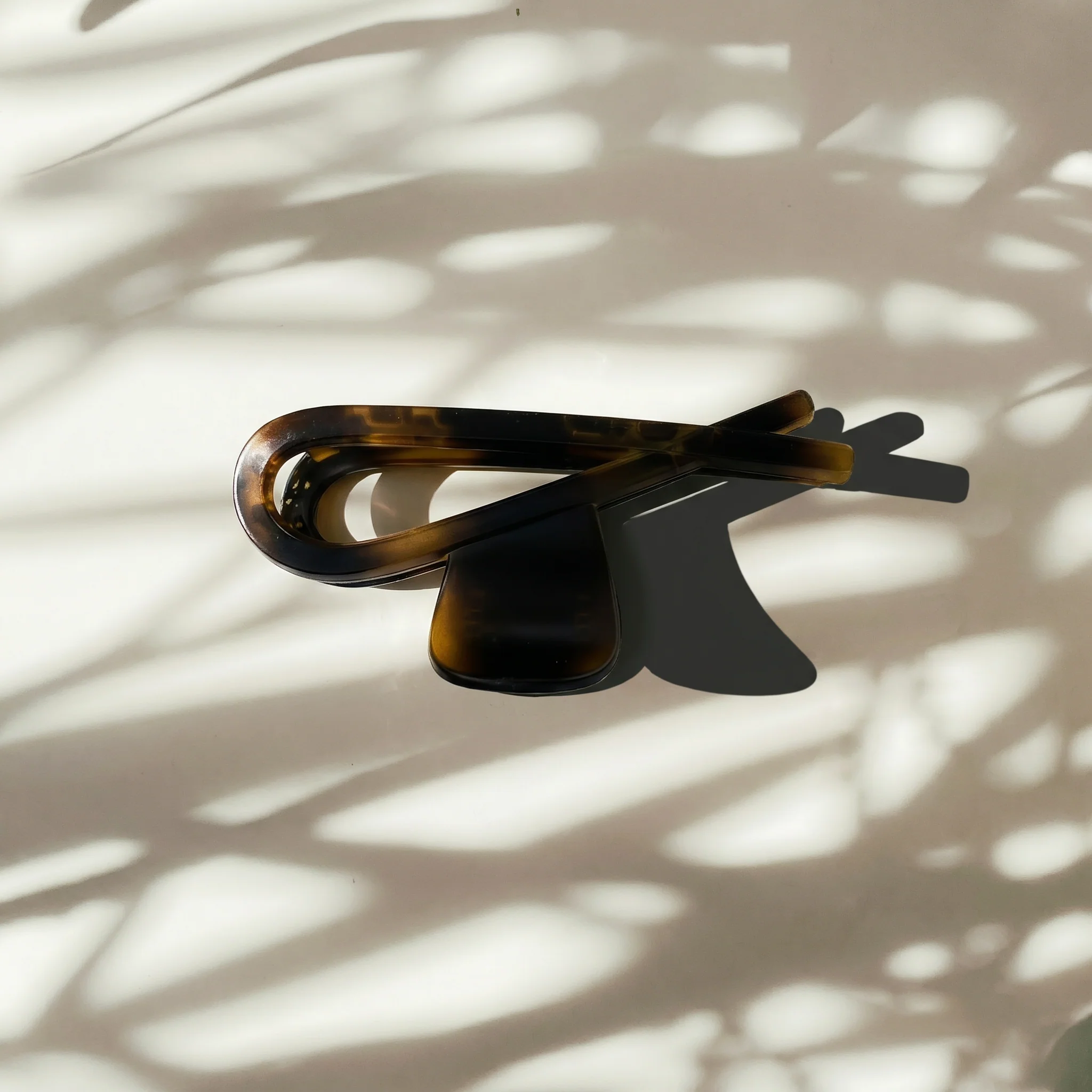 Fingers Crossed Hair Claw in 3 Color Options - Image 10