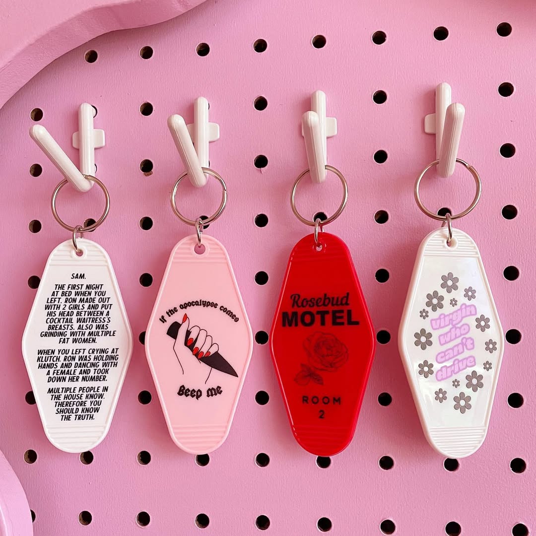If The Apocalypse Comes Beep Me Stabby Knife Keychain | Buffy the Vampire Slayer - Image 5