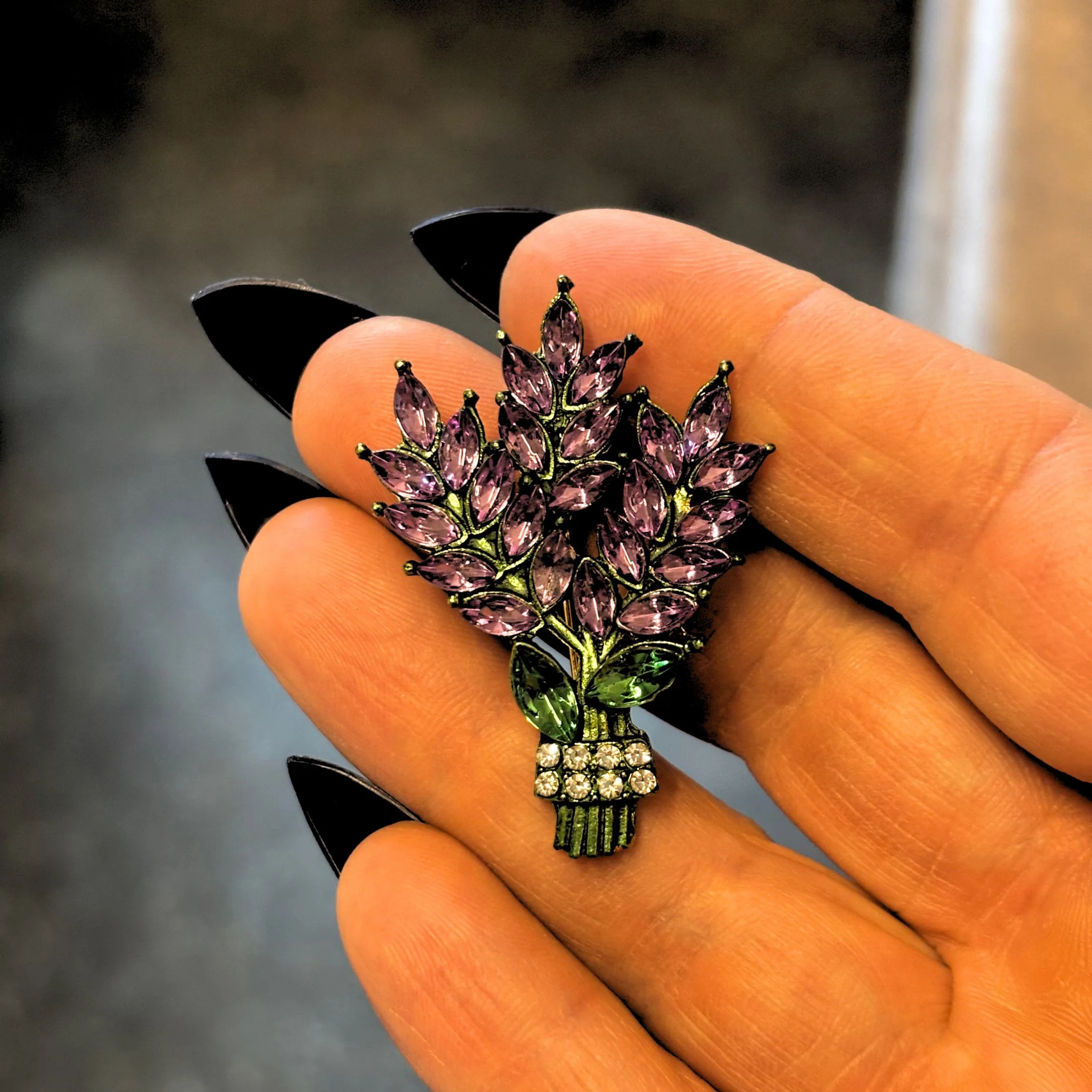 Lilac Brooch Pin 2" Purple Gemstone Floral Jewelry | Vintage Metal Alloy - Image 5