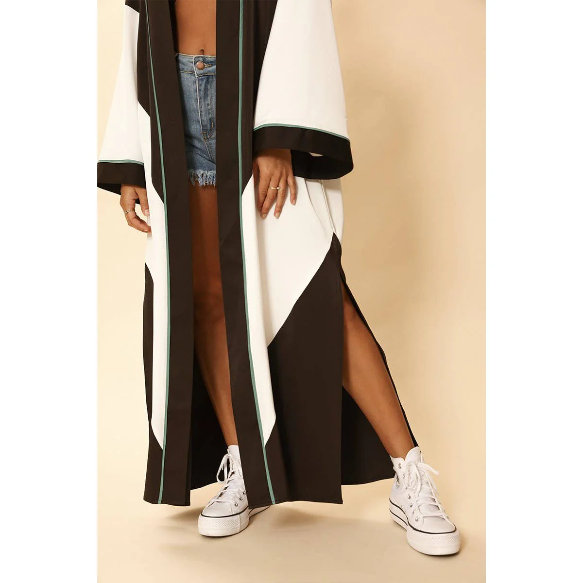 Chevron Kimono in Black and White Big Long Textured Satin Duster [Size SM-M Remaining] - Image 3