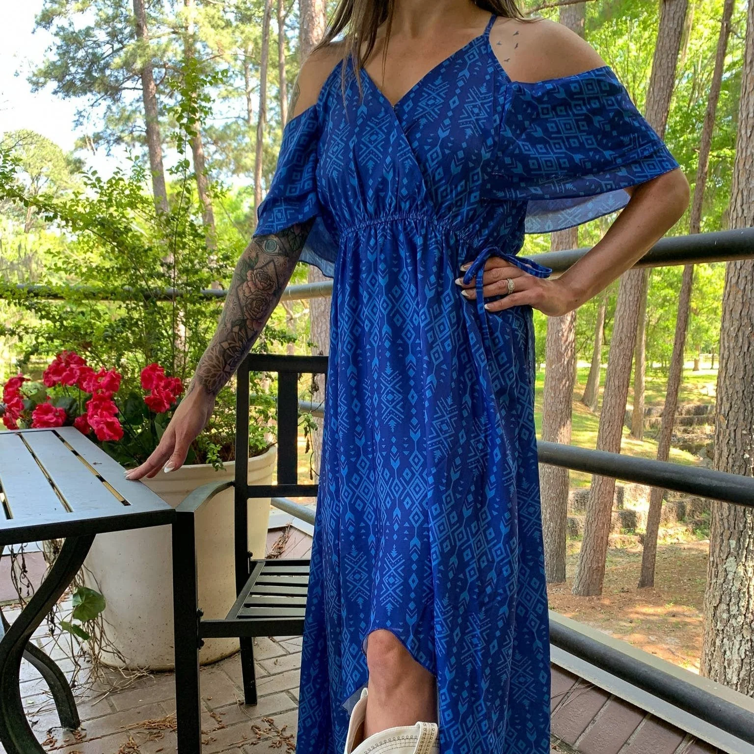 Broken Bow Cold Shoulder Maxi Dress in Blue Aztec - Image 7