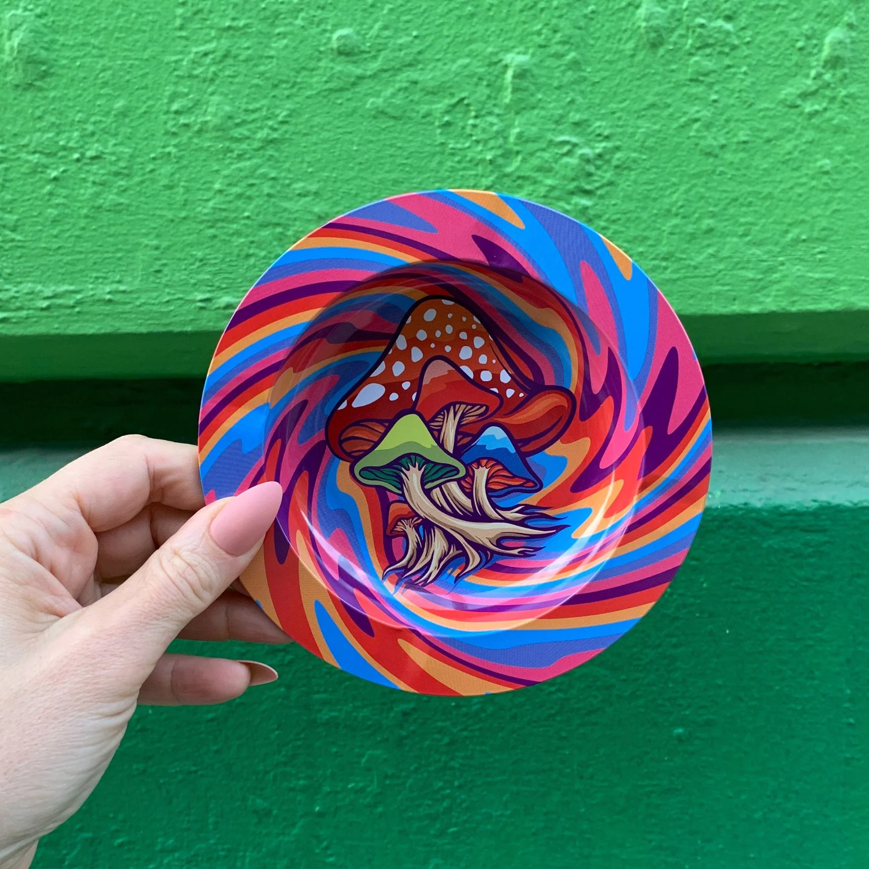 Mushroom Swirl Tin Ashtray | Round Lightweight Ashbin | 5.5" - Image 3