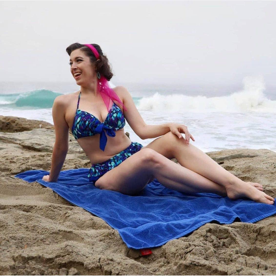 Pinup 1950s Peacock Perfection Bikini Set | Retro Two-Piece Low Waist Swimwear [Size S-M Remaining] - Image 4