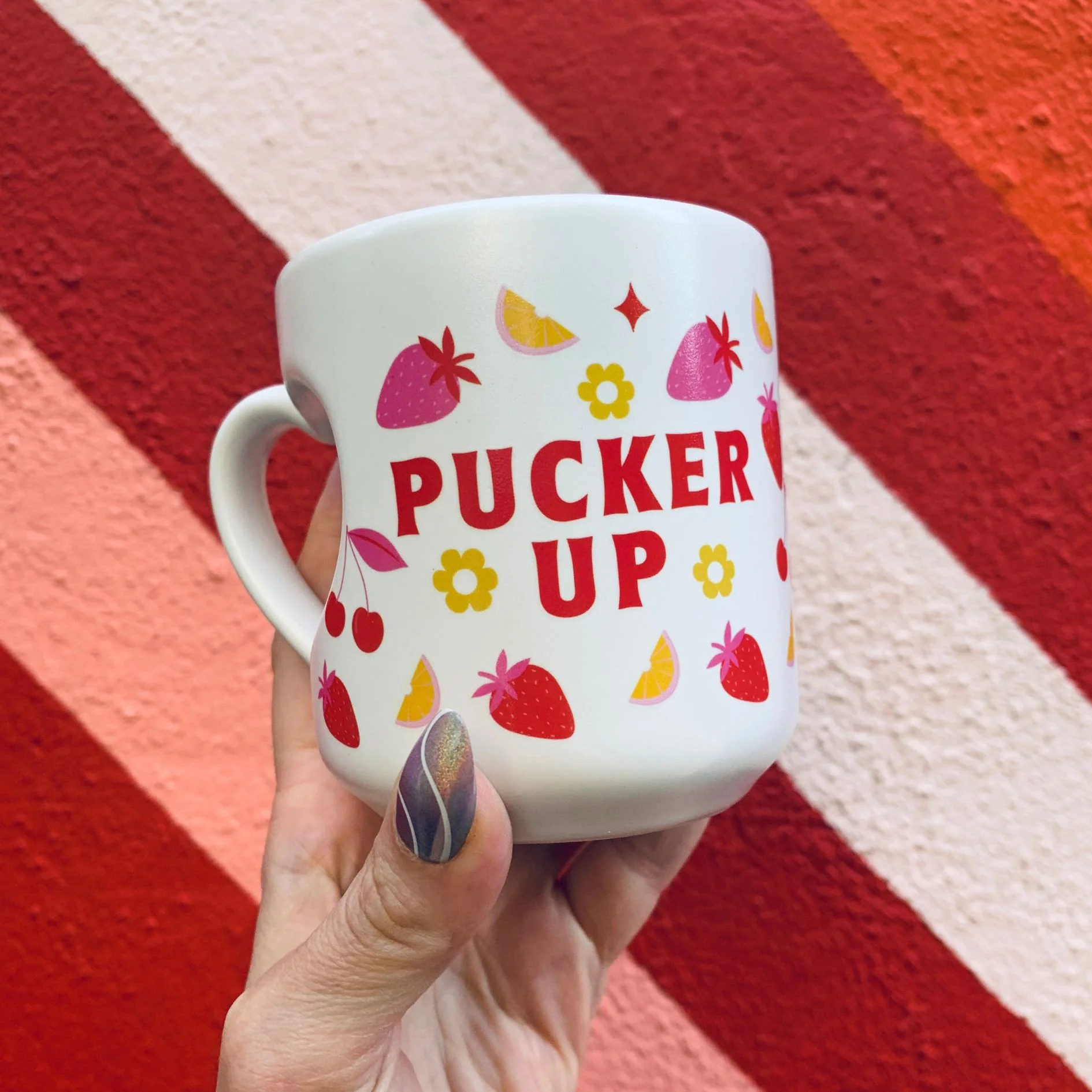 Romance Pucker Up Heart Shaped Handle Mug | Stoneware Tea Coffee Cup | 12oz - Image 4