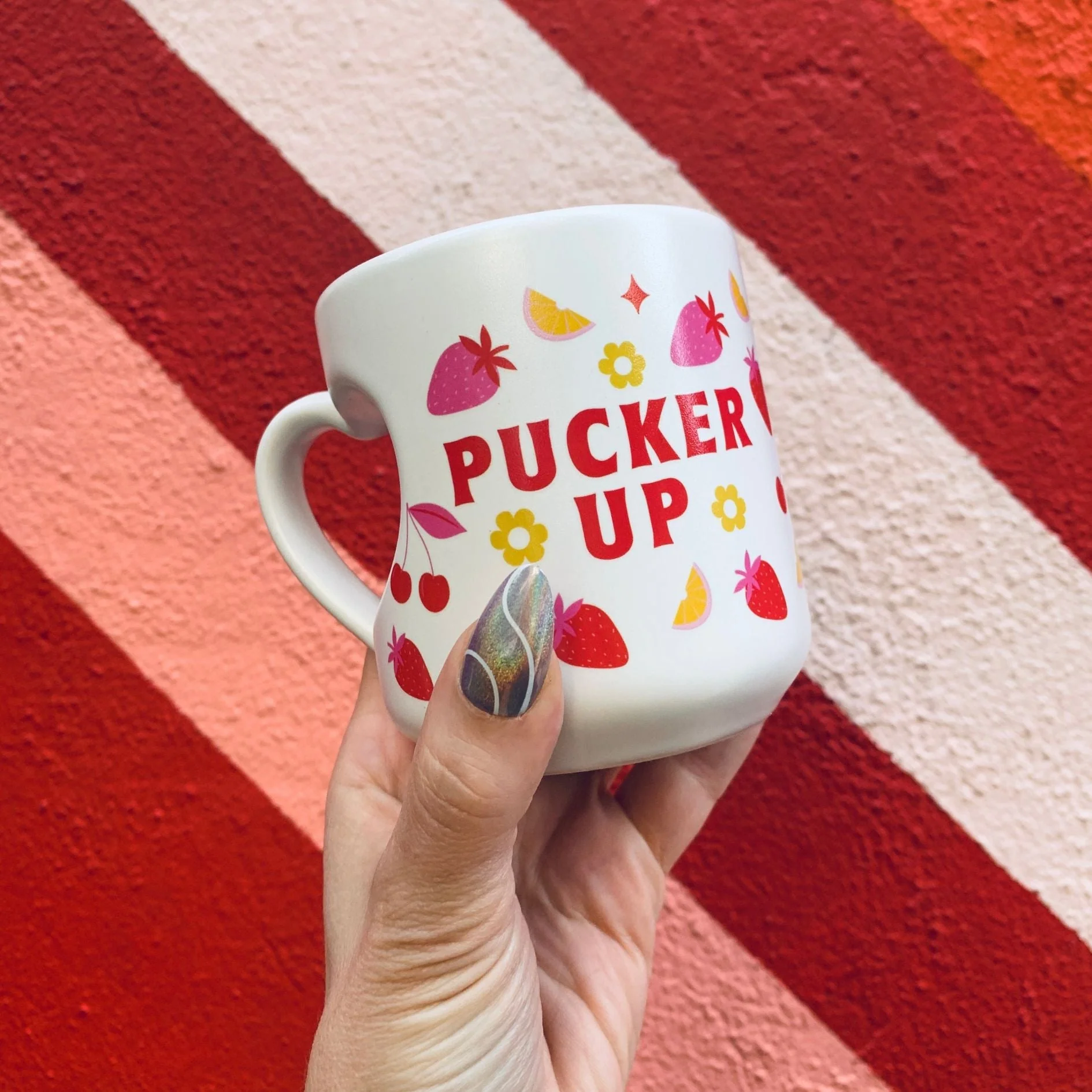 Romance Pucker Up Heart Shaped Handle Mug | Stoneware Tea Coffee Cup | 12oz - Image 6