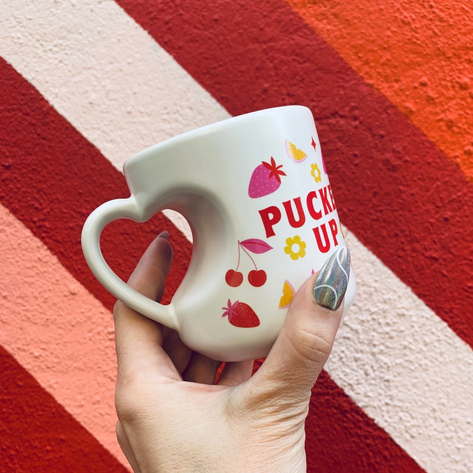 Romance Pucker Up Heart Shaped Handle Mug | Stoneware Tea Coffee Cup | 12oz - Image 8