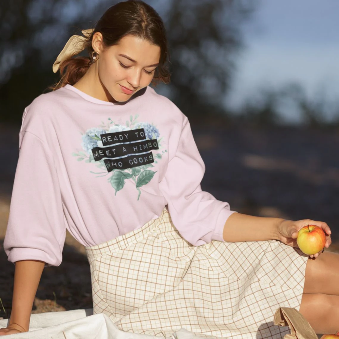 Ready To Meet a Himbo Who Cooks Unisex Heavy Blend™ Crewneck Sweatshirt - Image 2