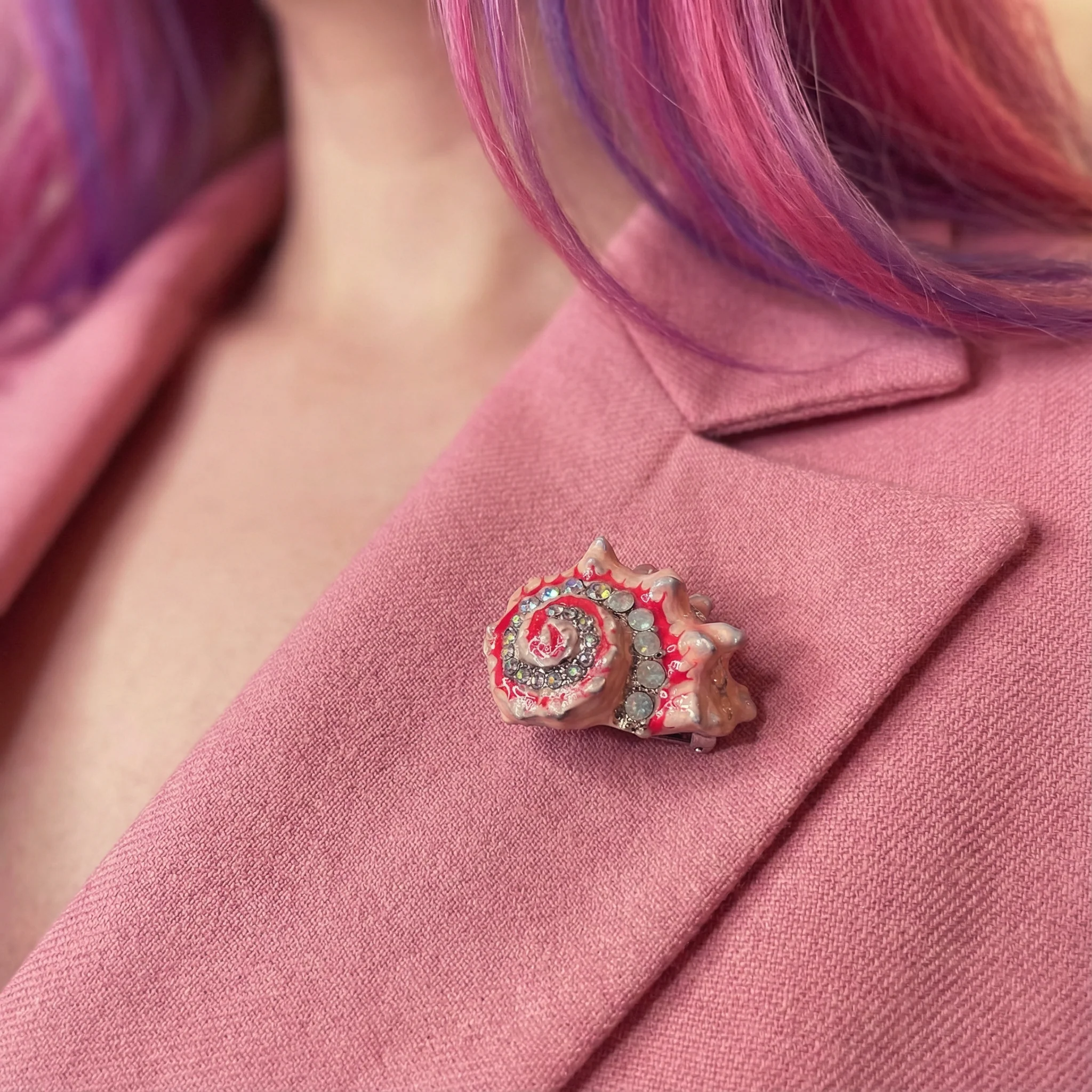 Seashell Embellished Gemstone Brooch Enamel Pin - Image 4
