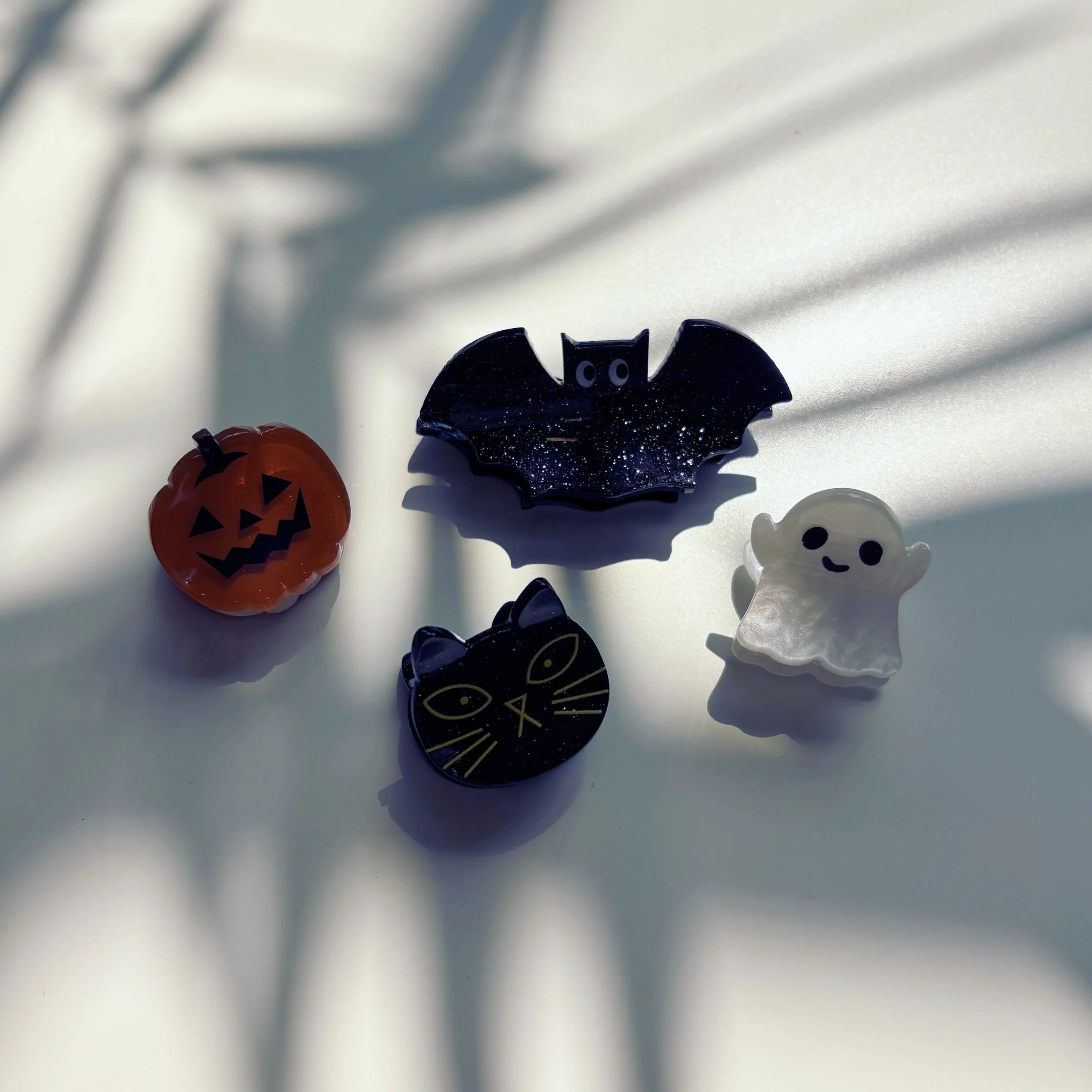 Set of 4 Velvet Claws Mini Spooky Hair Claws | Hair Claw Clip in Giftable Pouch - Image 3