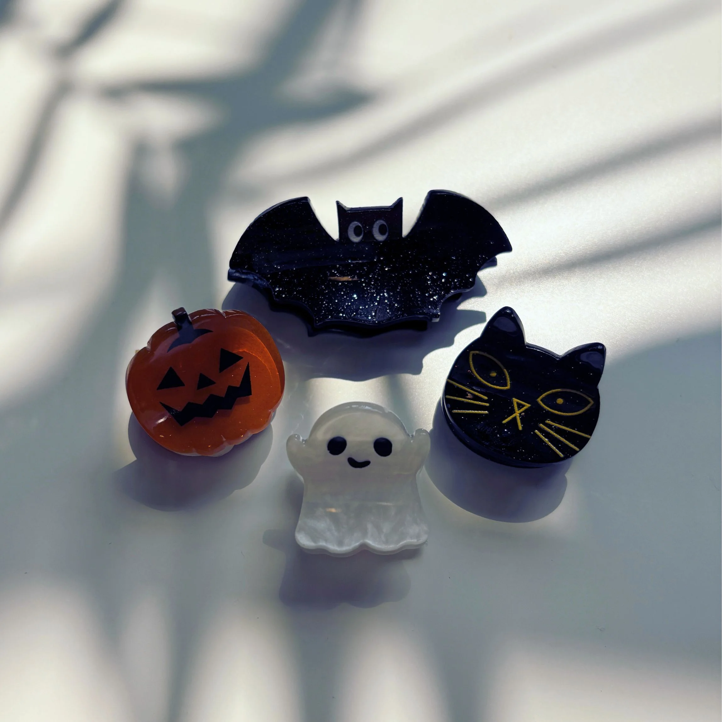 Set of 4 Velvet Claws Mini Spooky Hair Claws | Hair Claw Clip in Giftable Pouch - Image 9