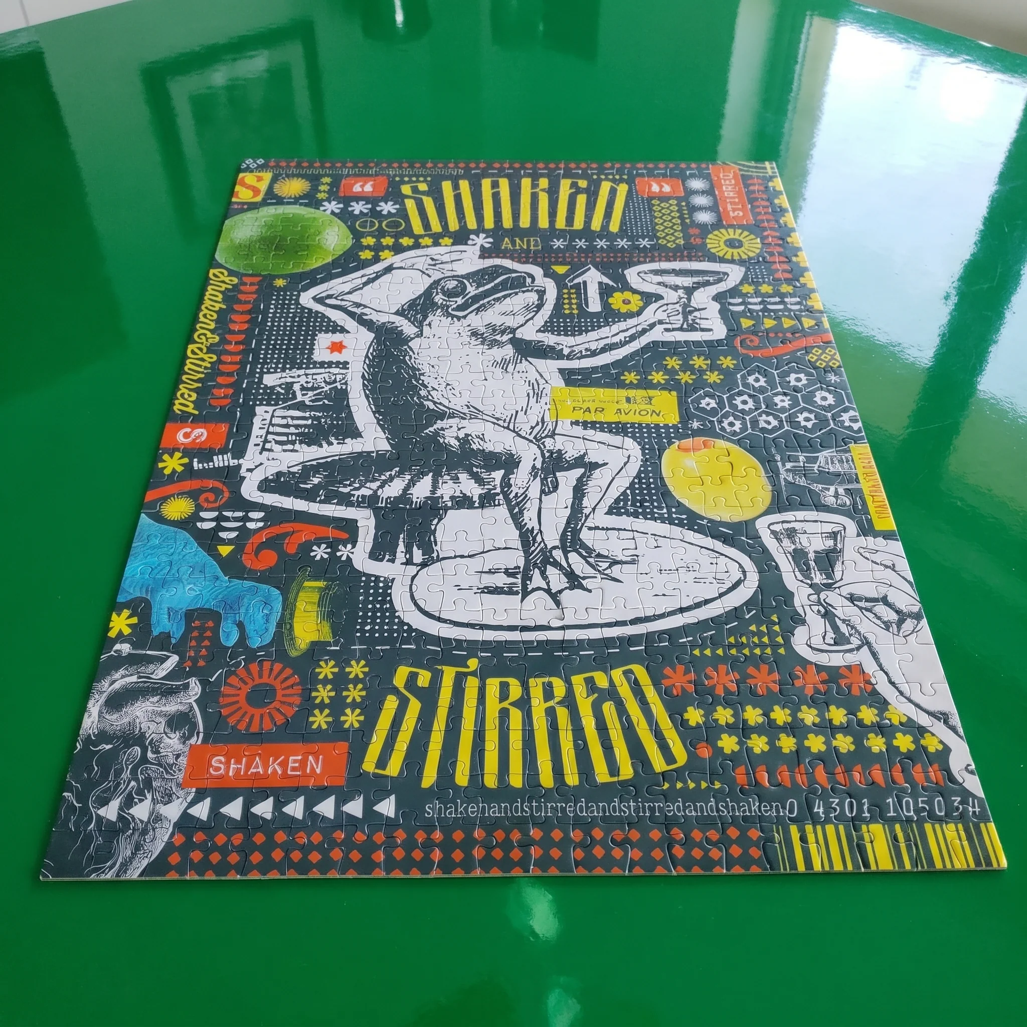 Shaken & Stirred Puzzle | Frog with Cocktail Vertical Jigsaw Puzzle | 500 Pieces - Image 6