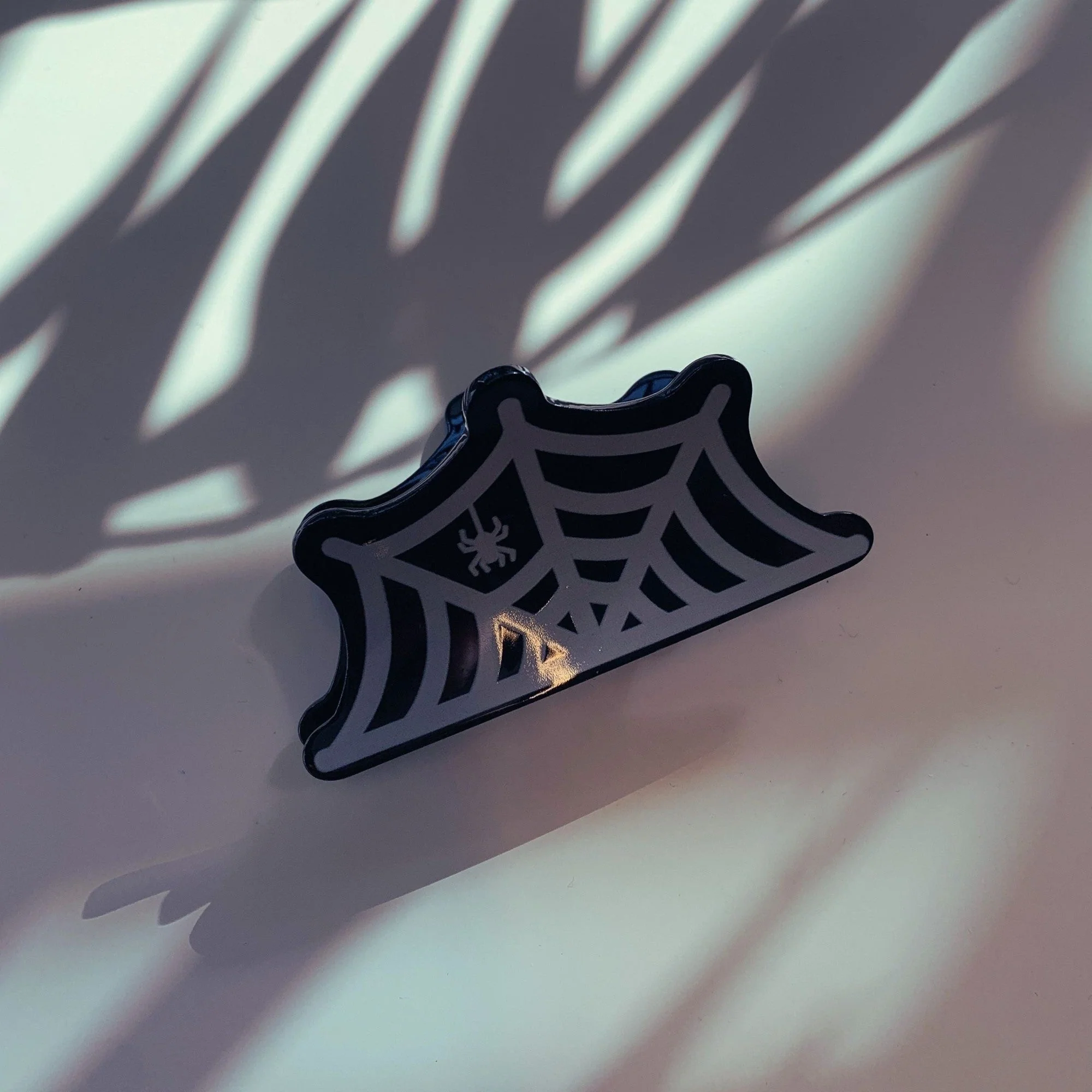 Velvet Claws Spider and Web Mini Hair Claw - Image 3