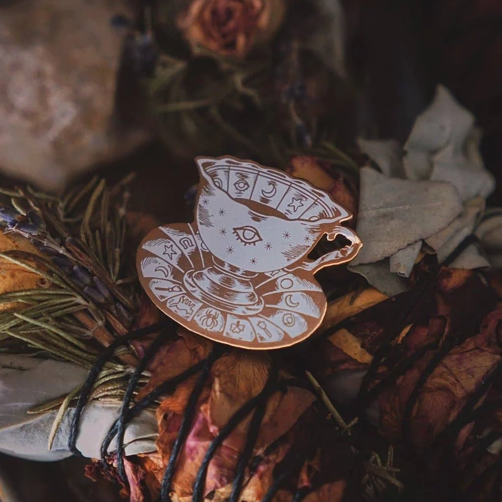 Tasseomancy Tea Leaf Reading Mystical Enamel Pin in White and Gold - Image 4