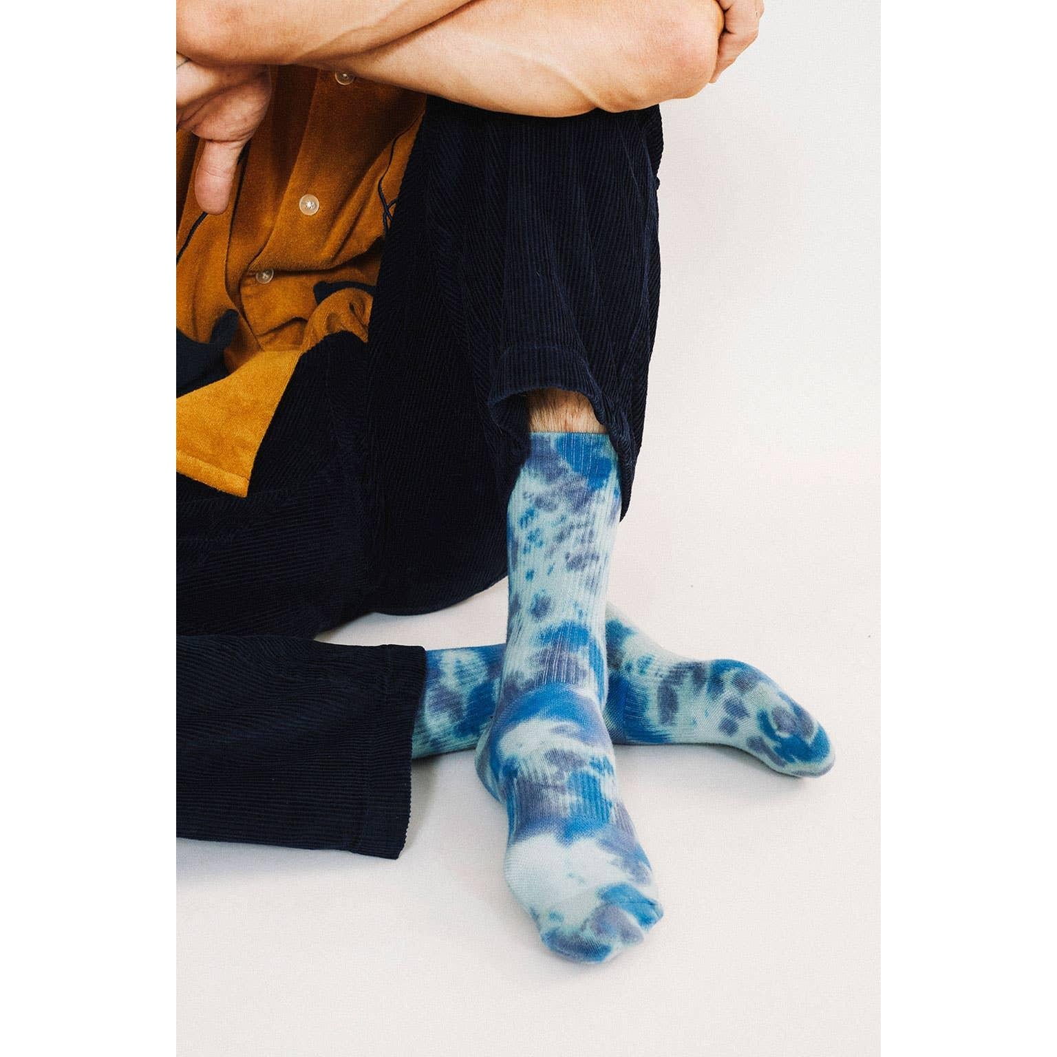 Trippy Crew Socks in Caramel and Cloudy Tie Dye | Seamless Toe Men 9 to 12 - Image 4