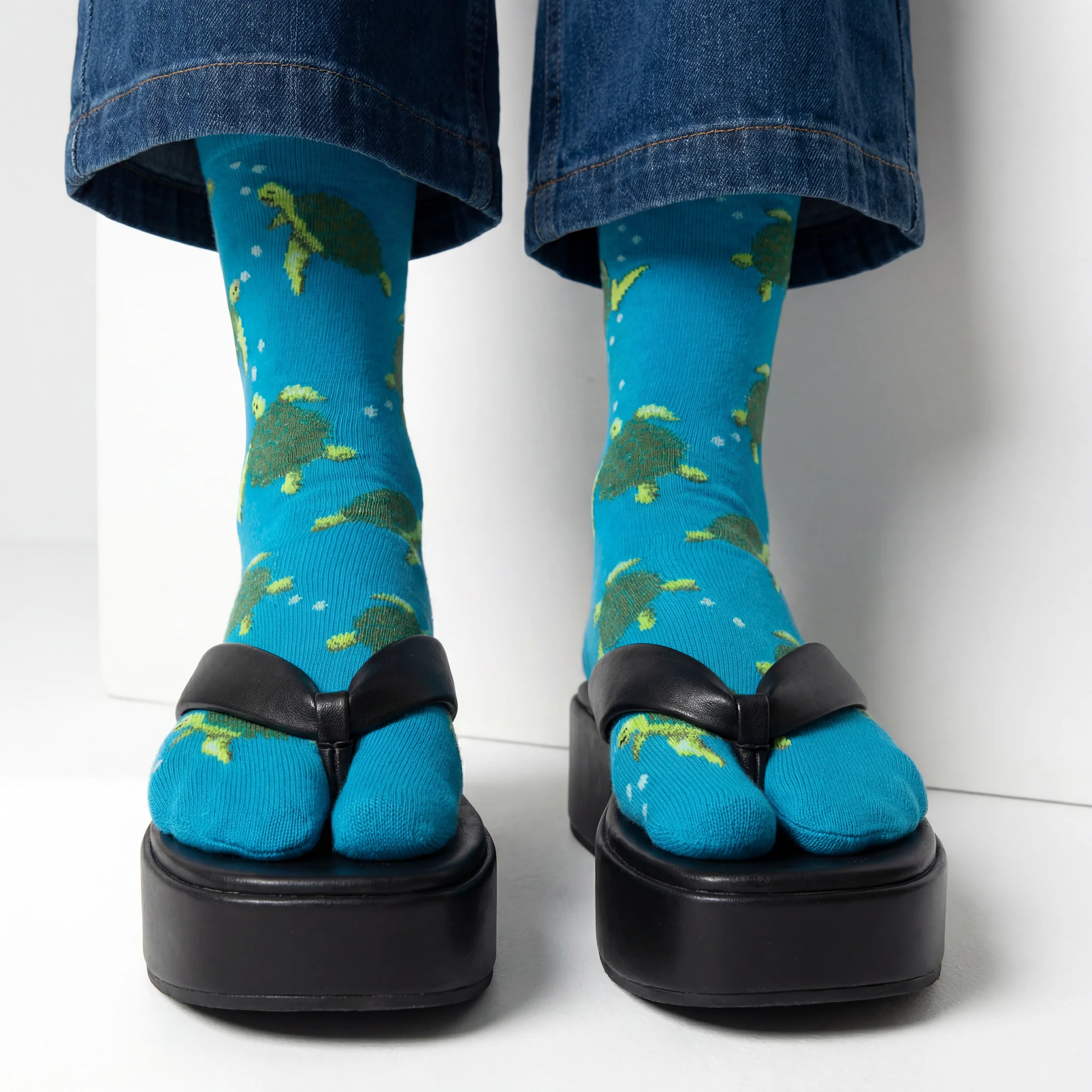 Turquoise Sea Turtle Split Toe Tabi Socks | Big Toe Flip Flop Socks | Japanese Style Crew Socks - Image 13