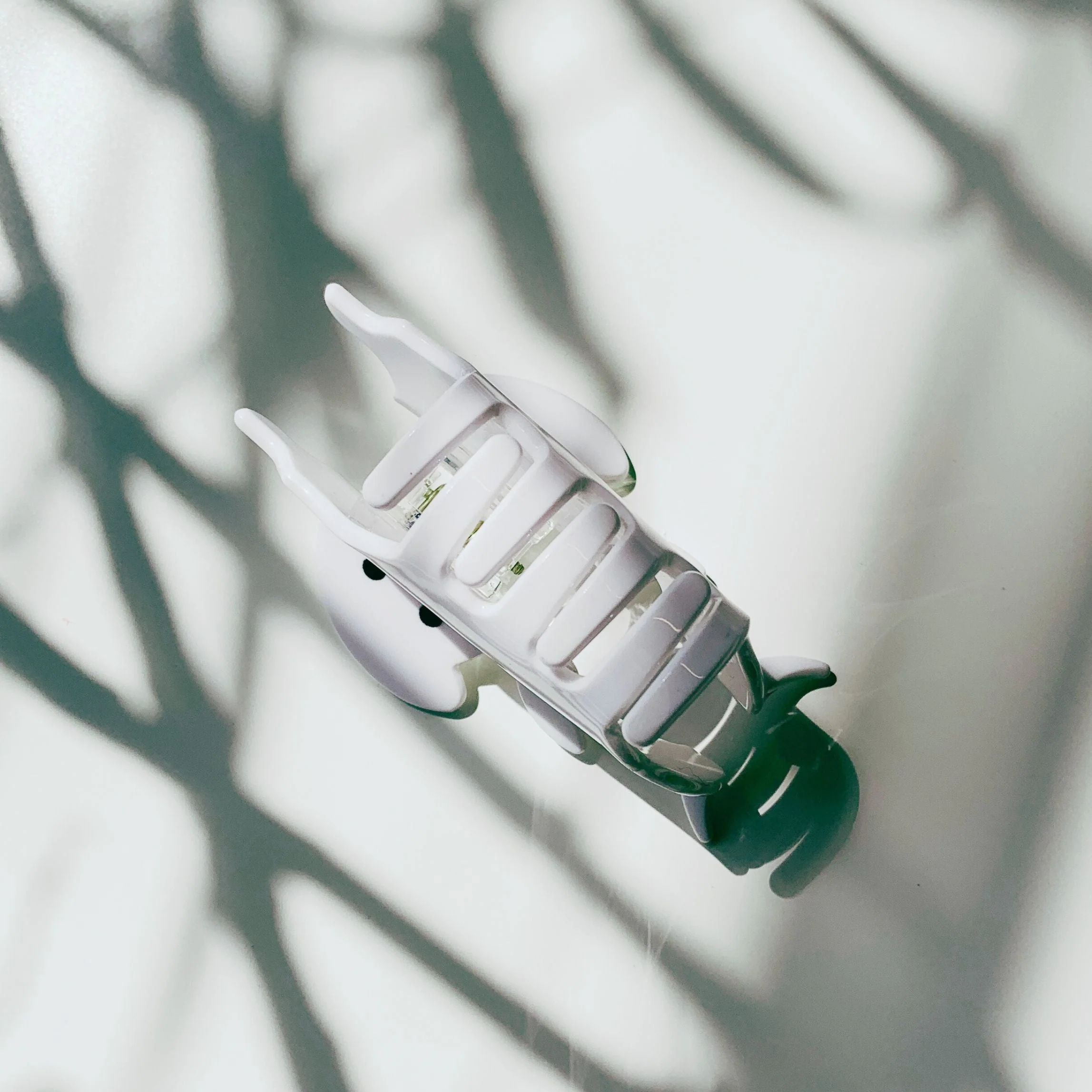 Velvet Claws "Ghost Go Fly" Hair Clip - Image 4