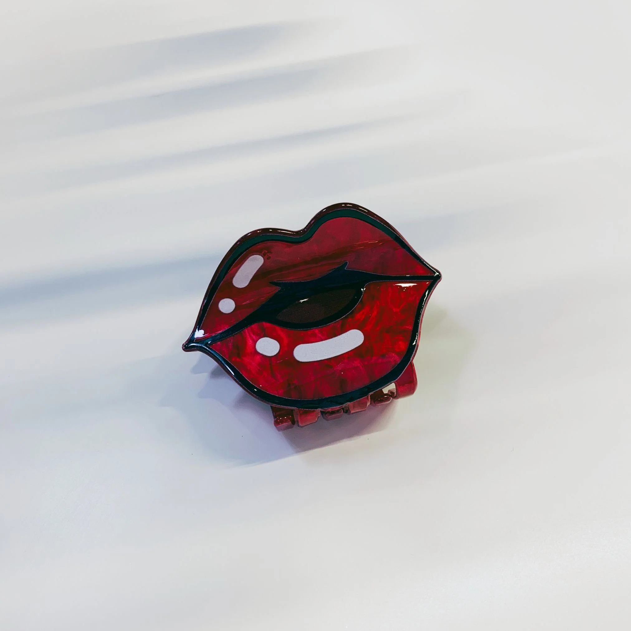 Velvet Claws Pop Art Lips Mini Hair Claw - Image 4