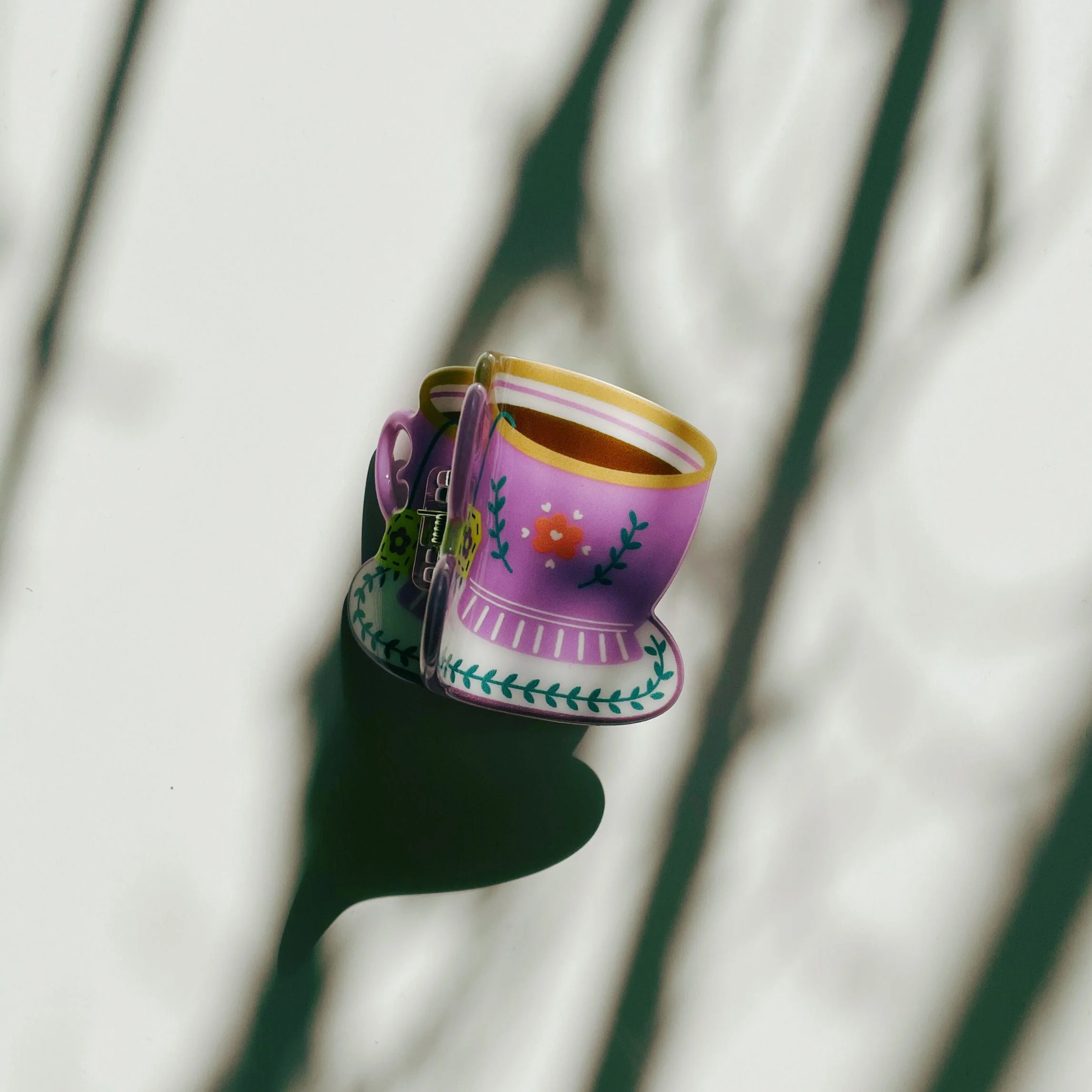 Velvet Claws Lilac Tea Cup with Flowers Hair Claw
