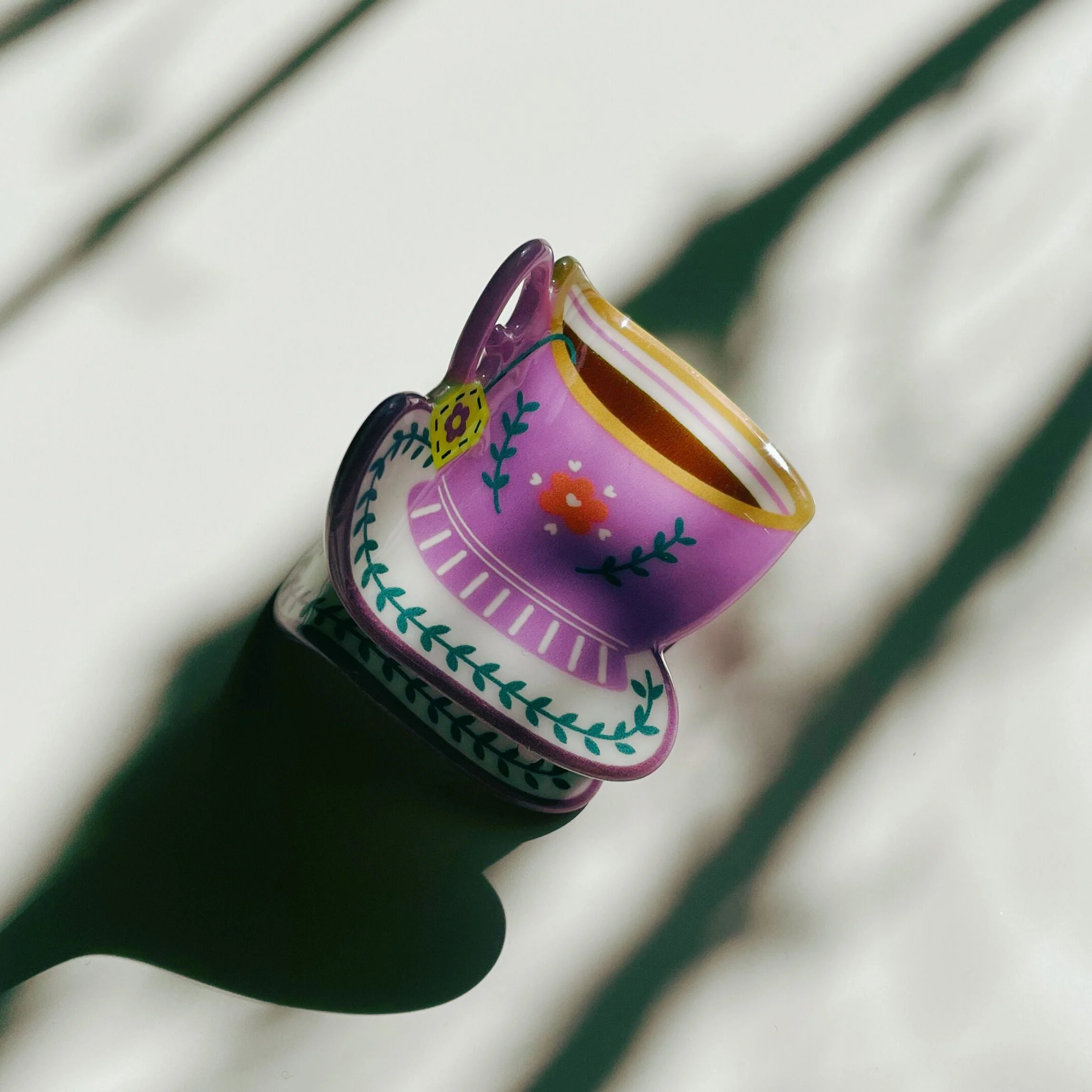 Velvet Claws Lilac Tea Cup with Flowers Hair Claw - Image 2
