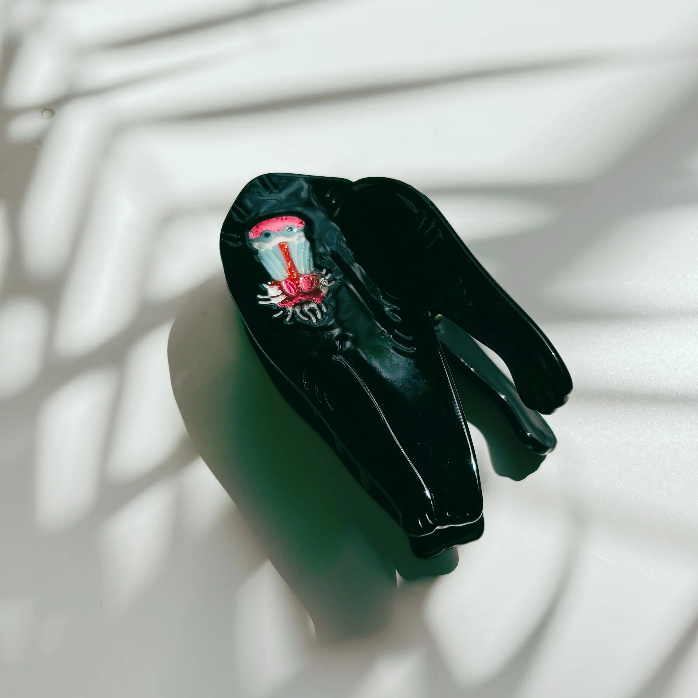 Velvet Claws Mandrill Ape Hair Claw in Black