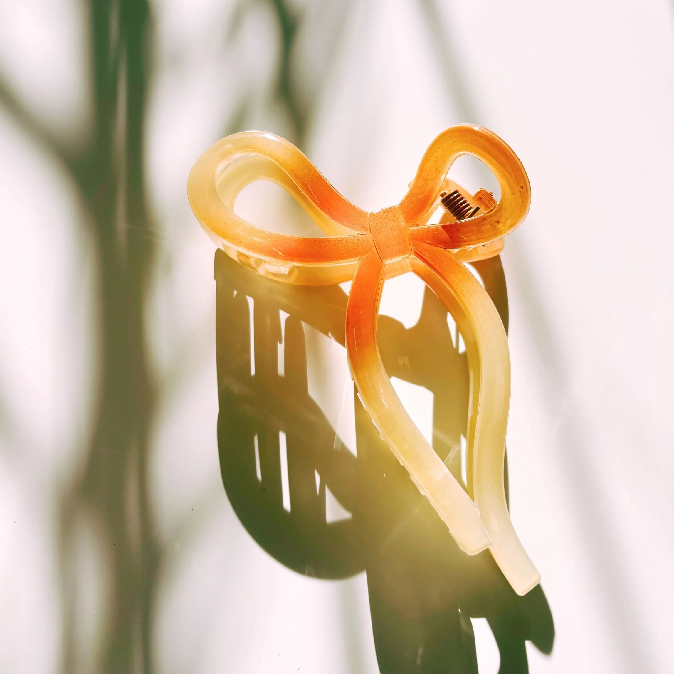 Velvet Claws Mini Coquette Bow in Caramel Latte Hair Clip - Image 3
