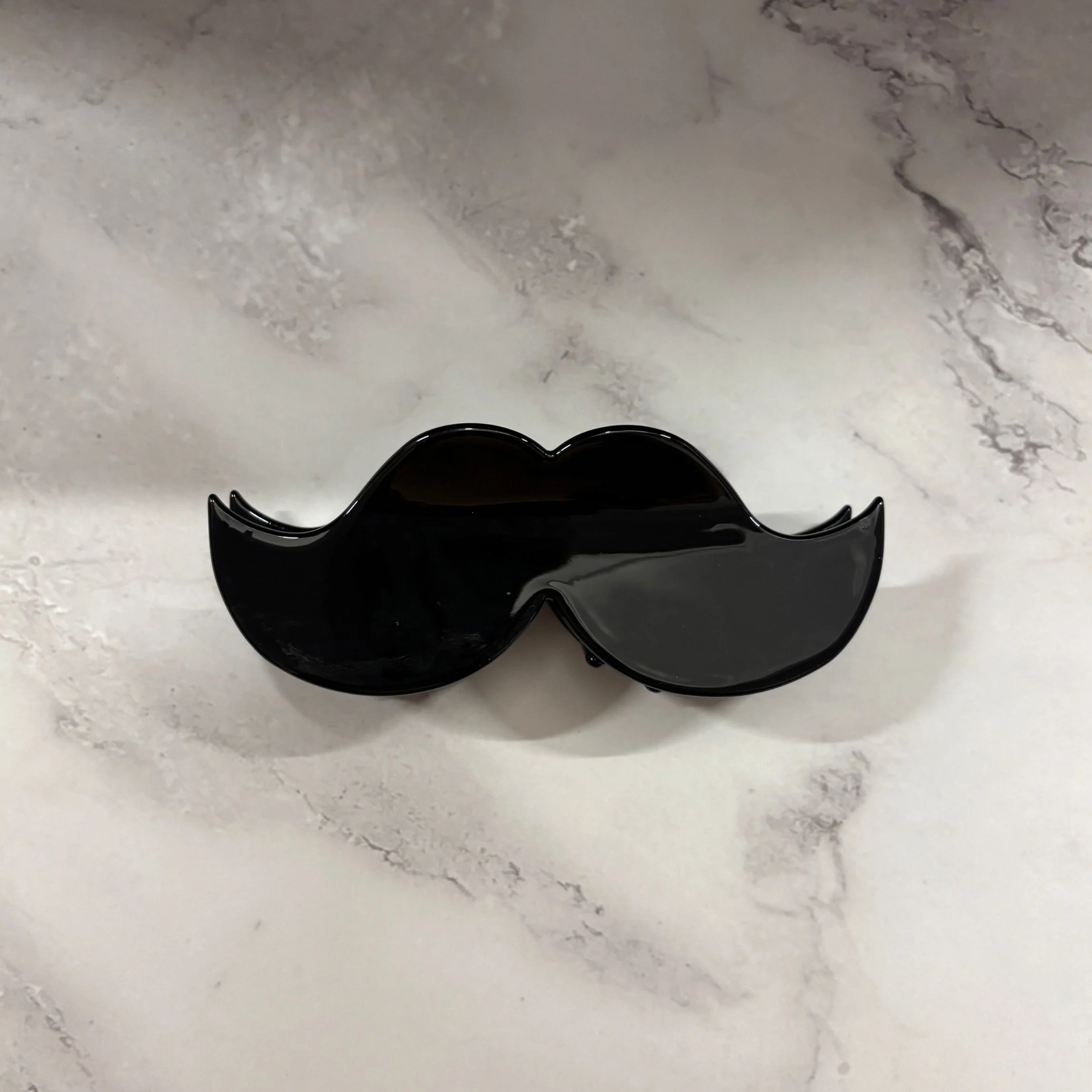 Velvet Claws Mr. Mustache Hair Claw - Image 4