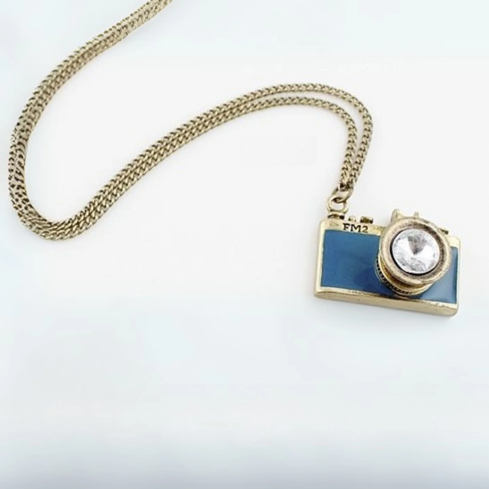 Vintage Camera Necklace in Teal | Antique Brass Long Chain - Image 4
