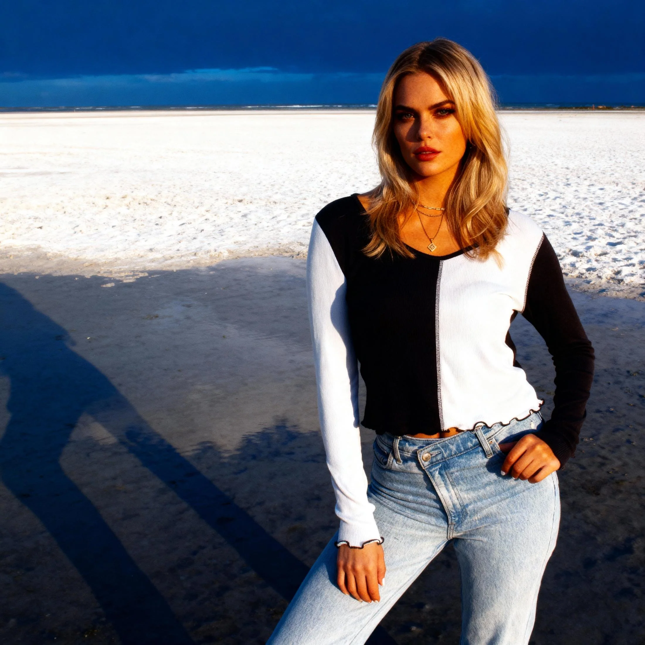 Black & White Cookie Two-Toned Scoop Neck Long Sleeve Top  | Trendy Cropped Fitted Contrast Top [Sizes SM–XL] - Image 3