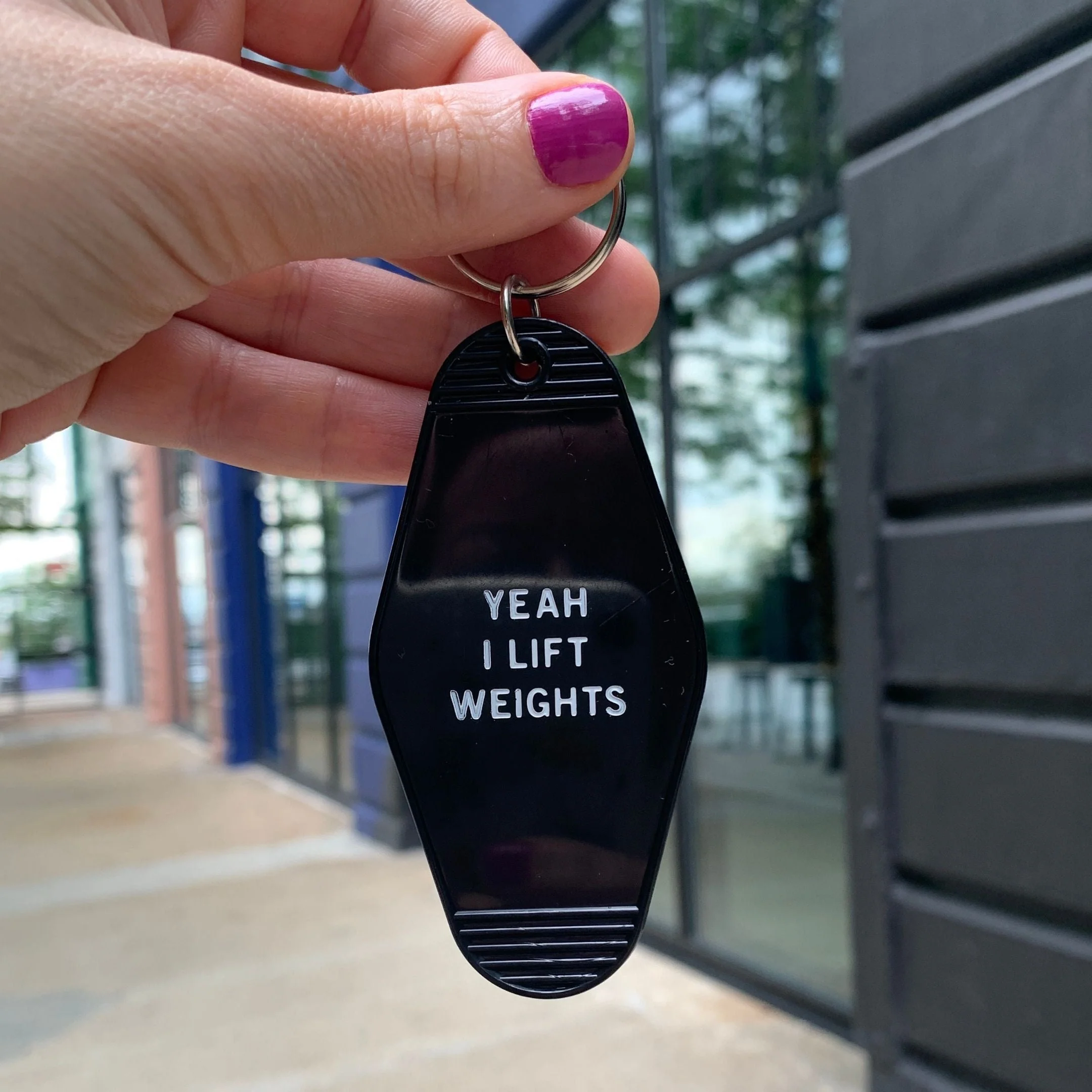 Yeah I Lift Weights Black Motel Style Keychain - Image 2