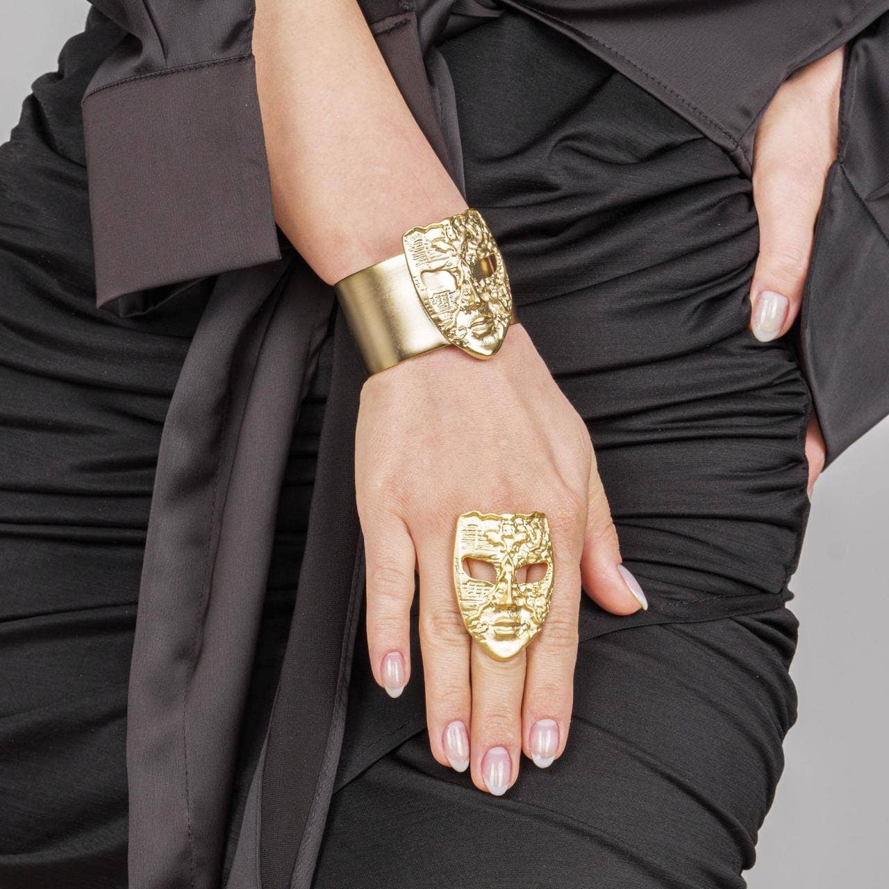 ZeyDor Gold Mask Figure Bracelet and Ring Set | Handmade in Türkiye - Image 4